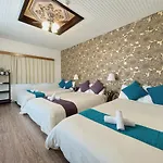 East Shin-Osaka Hotel Apartment