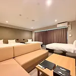 Comforts81 Shinsaibashi
