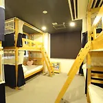 Very Hostel Namba
