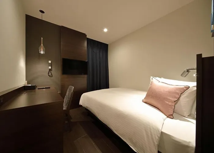 Red Roof Inn & Suites Osaka Namba Nipponbashi - Vacation Stay 81968V