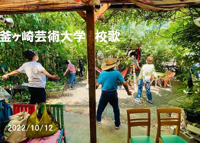 Kamagasaki University Of The Arts Cafe Garden Guest House Aka Cocoroom