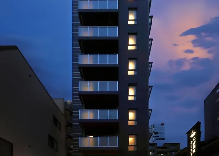 Shinsaibashi-Higashi Crystal Hotel
