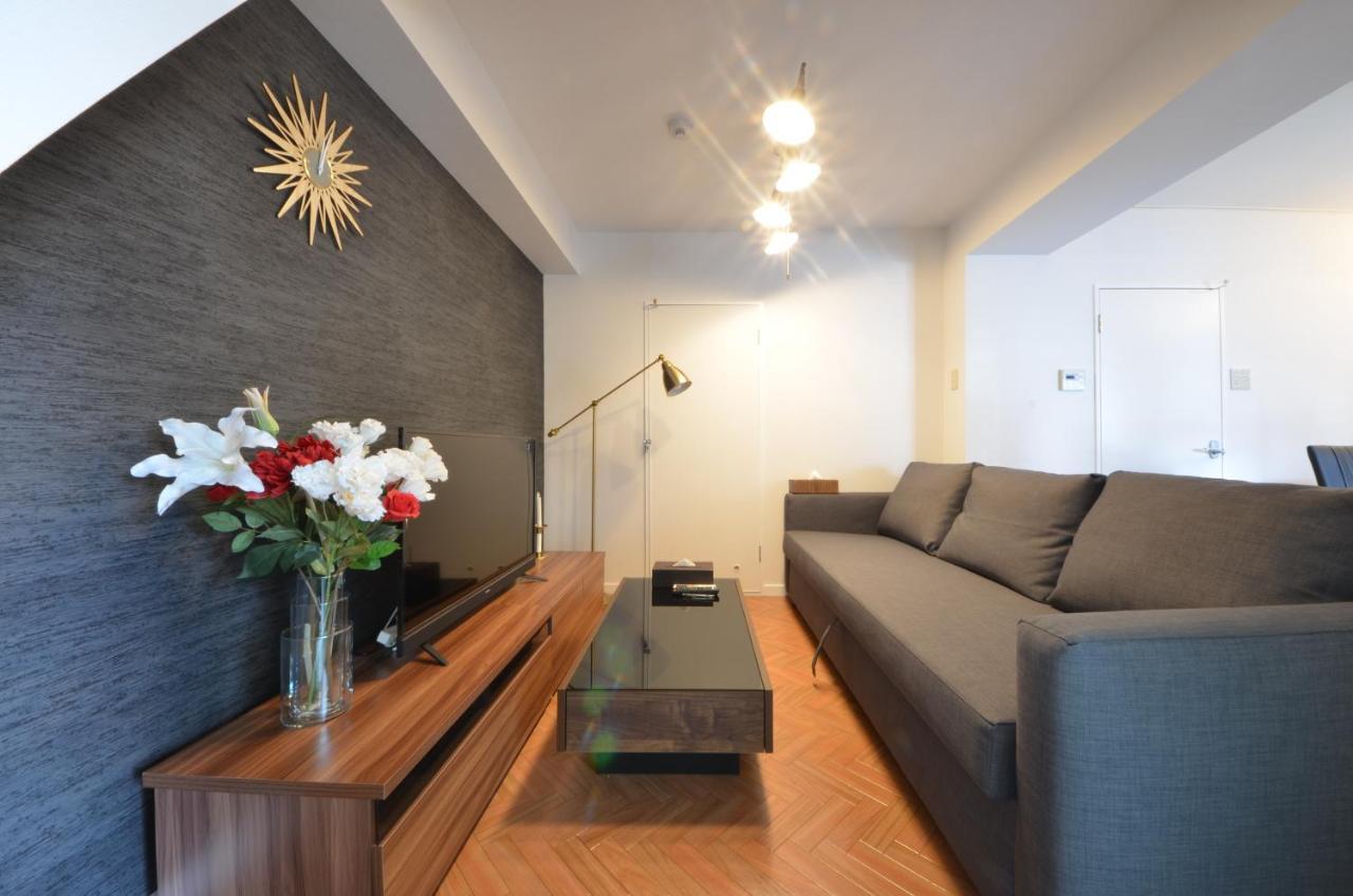 River Side Namba 800 Apartment