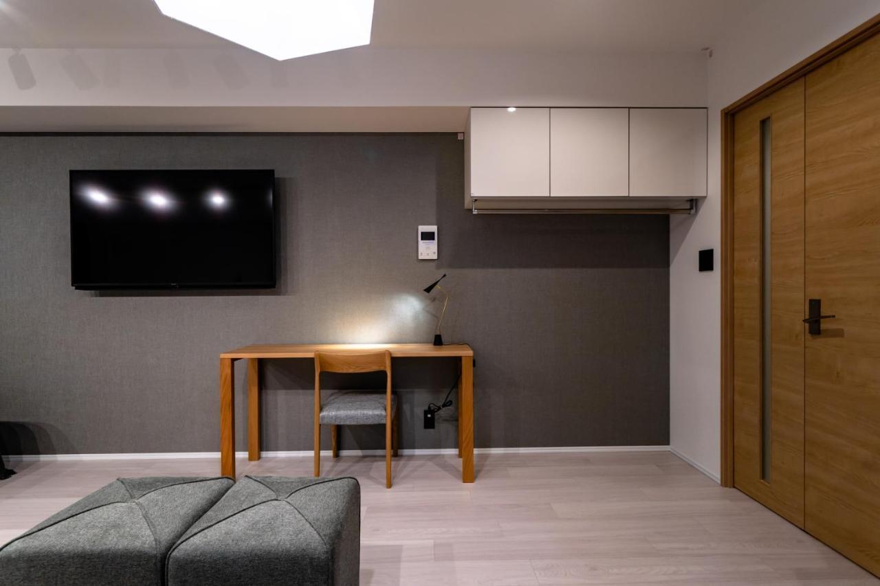 Apartment In Yebisu *