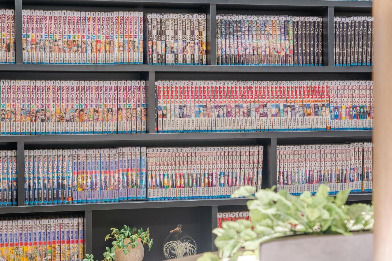 Quintessa Shinsaibashi Comic & Books Osaka