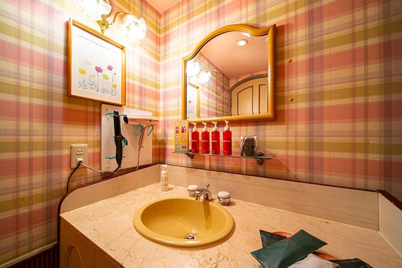 Namba Little Chapel (adults Only) Love hotel 2*