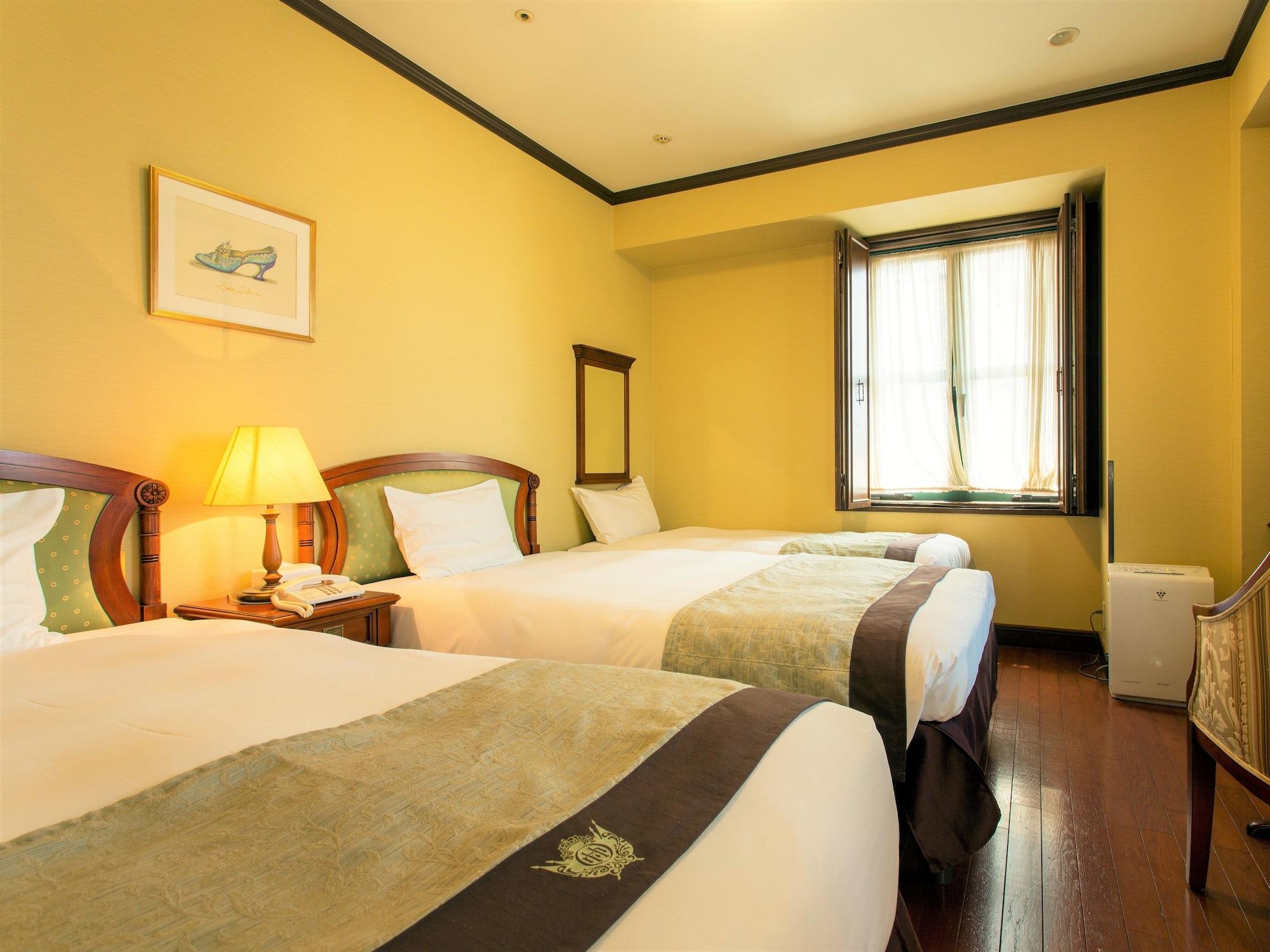 Monterey 4* Osaka