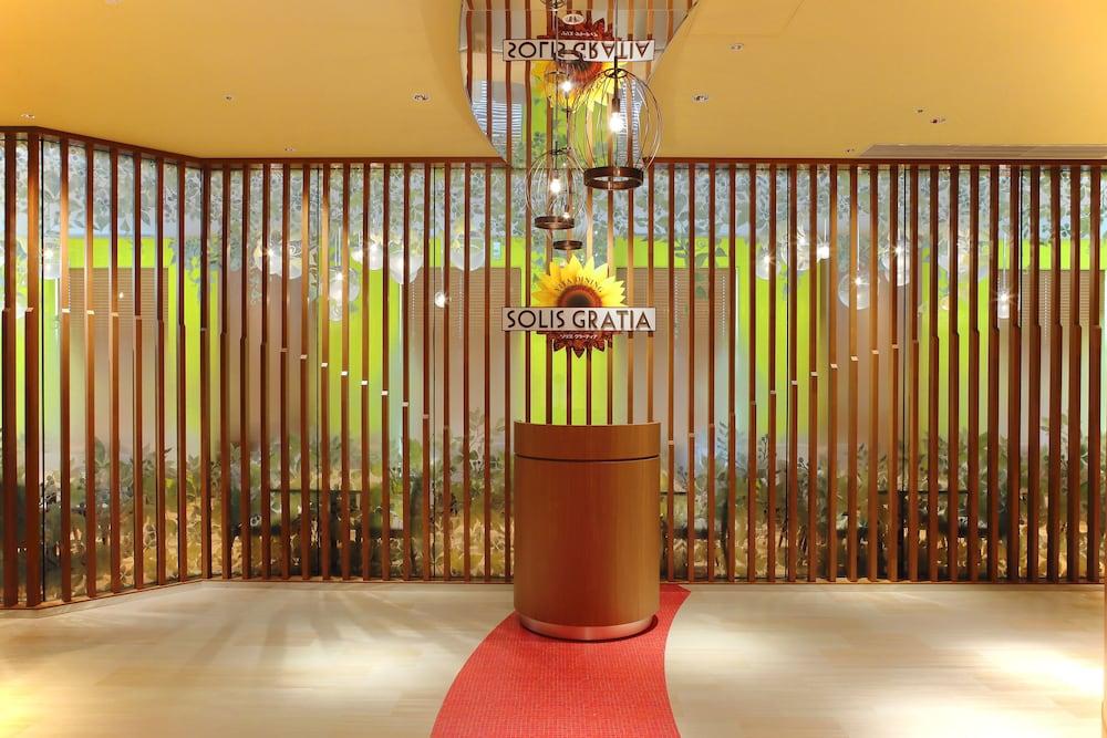 Universal Port Hotel 4*