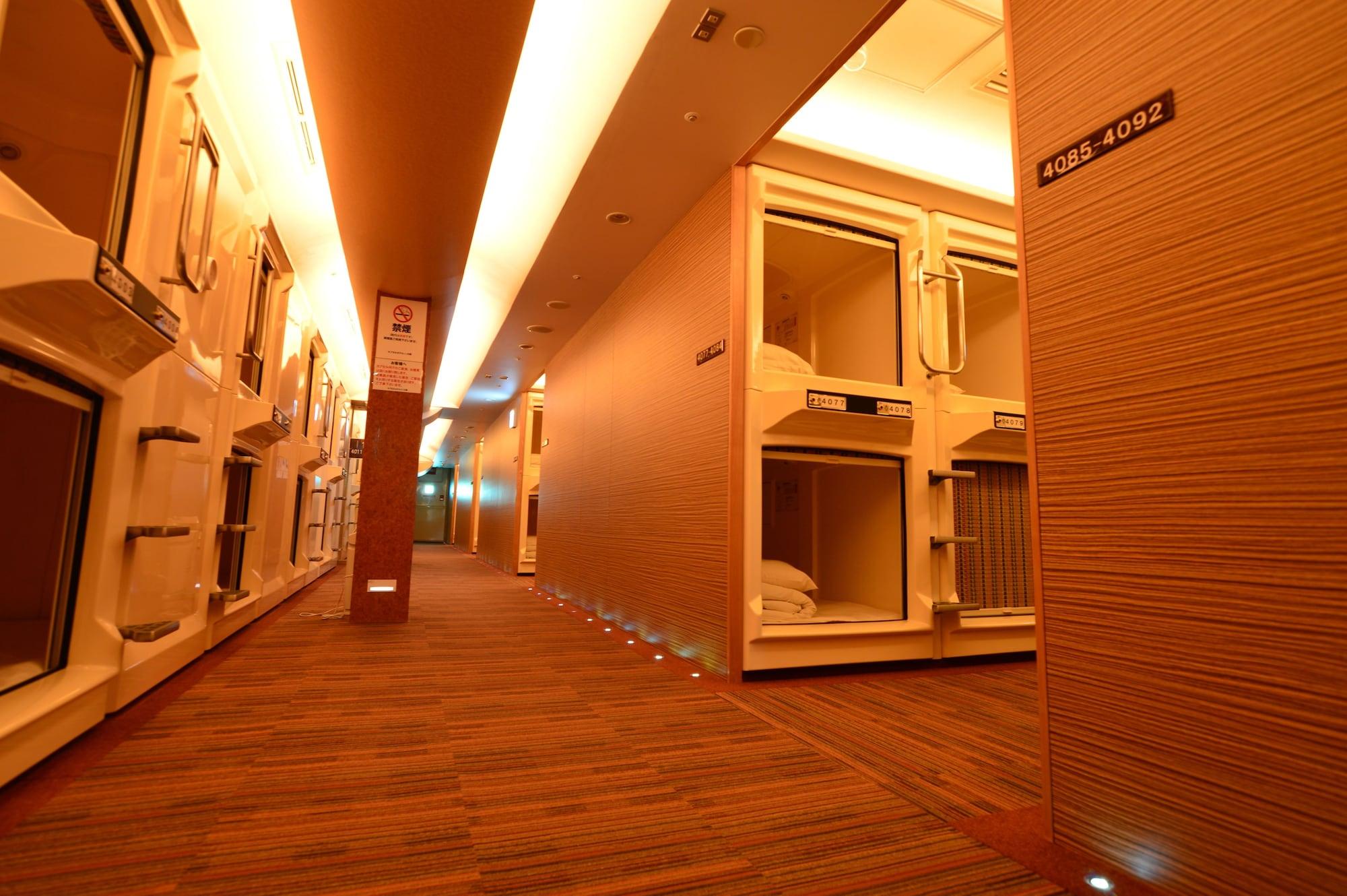 Capsule - Caters To Men Hotel 2*