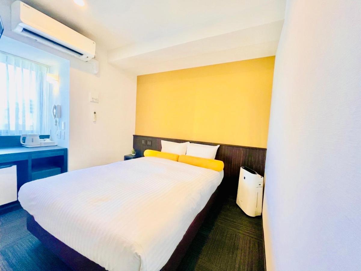 Nipponbashi Crystal Hotel