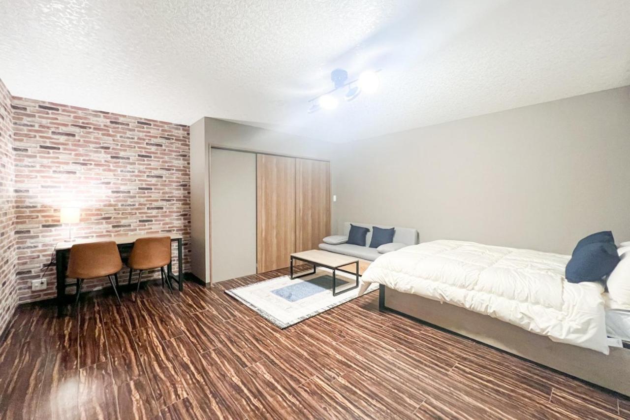 Apartment House Sinkan Osaka