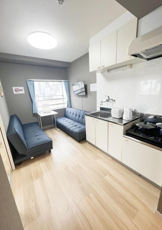 Apartment 日本橋徒歩3分/黒門市場徒歩6分/難波駅徒歩8分/通天閣・道頓堀・心斎橋徒歩圏内/wifi有り Osaka