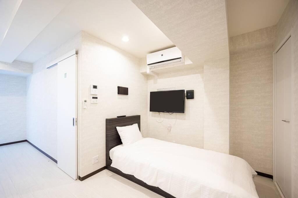 Mon-301- Apartment *
