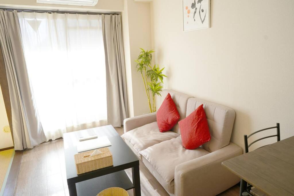 Apartment B301/大阪人气景点黑门市场步行6分钟，日本桥、难波、心斋桥、道顿堀步行可达 *