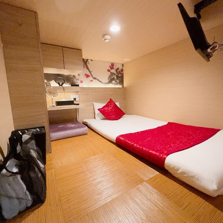 Cargo Shinsaibashi Capsule hotel Osaka