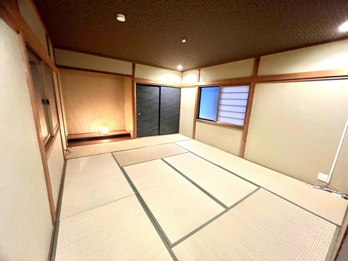 桃谷駅徒歩3分!バーベキュー可!商店街にある145平方!どこへ行くにも便利!コリアンタウンまで徒歩10分 Apartment *