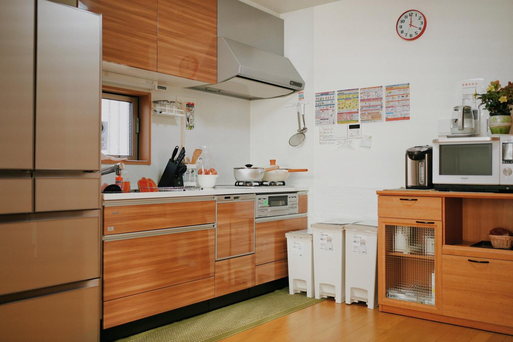 Ja Lan's Villa: Spacious 3-bedroom Near Kinjo Station Osaka