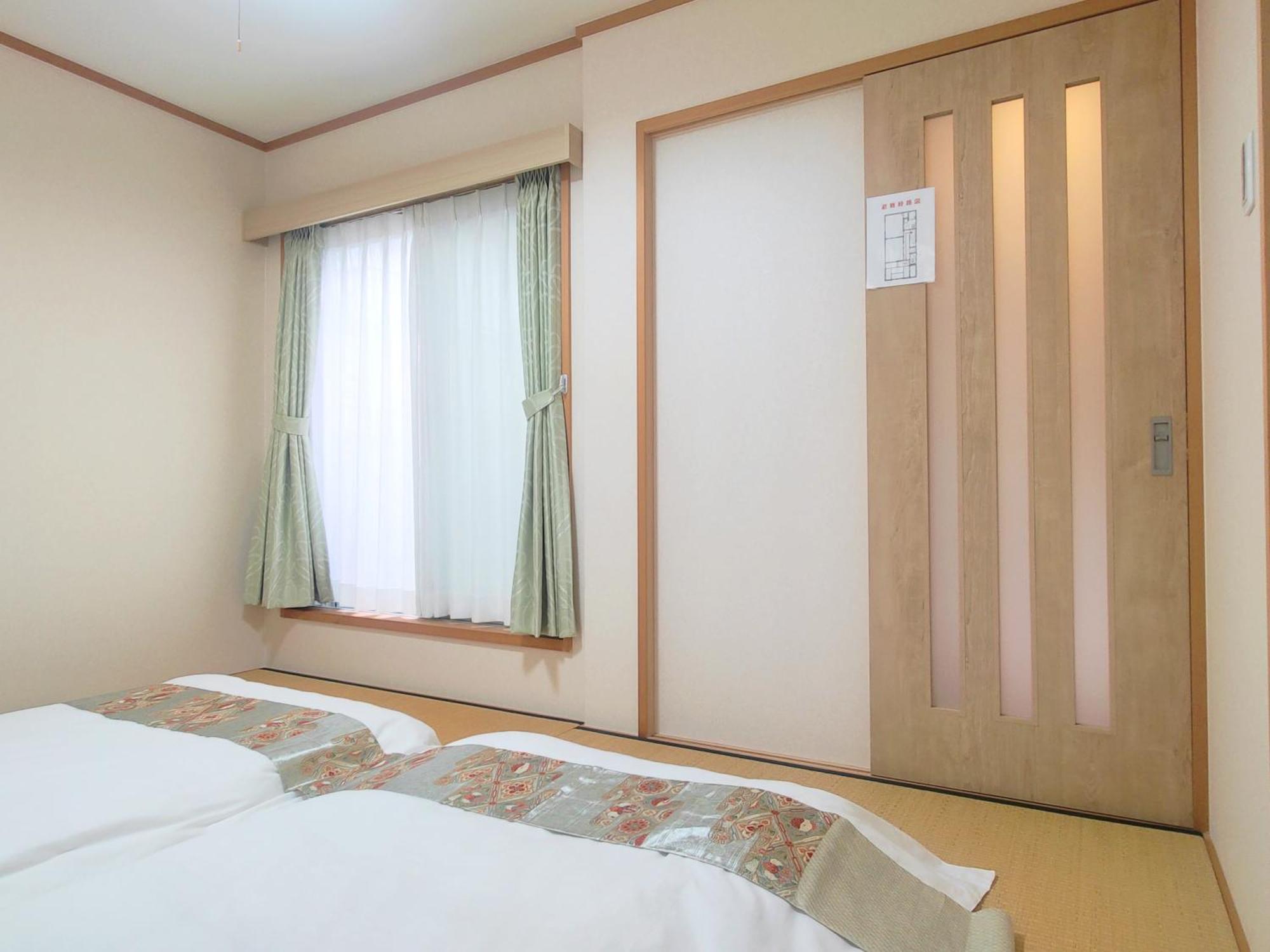 Ja Lan's Villa: Spacious 3-bedroom Near Kinjo Station