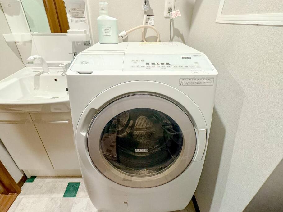 R 新大阪 Fuji サウナ付きの５ldk　3つのお風呂でグループで楽しめます。 * Osaka