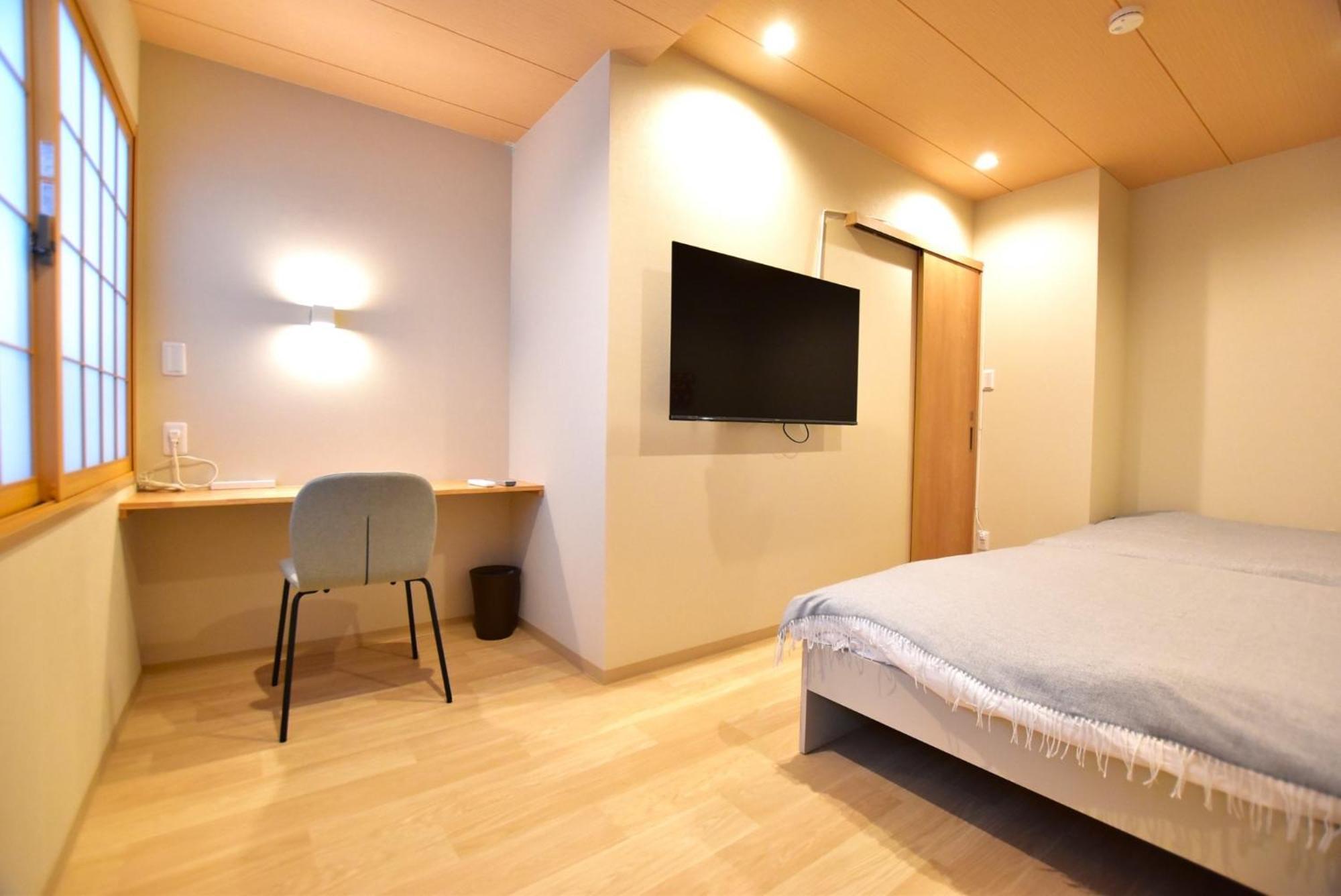 Tamatsukan 玉津館, Kansai Airport 關西空港 57 Mins, Namba 6 Mins, Nihonbashi 4 Mins, Universal 37 Mins, Nara 30 Mins, Walk Jr Tsuruhashi 7 Mins, Early Check In Holiday home Osaka