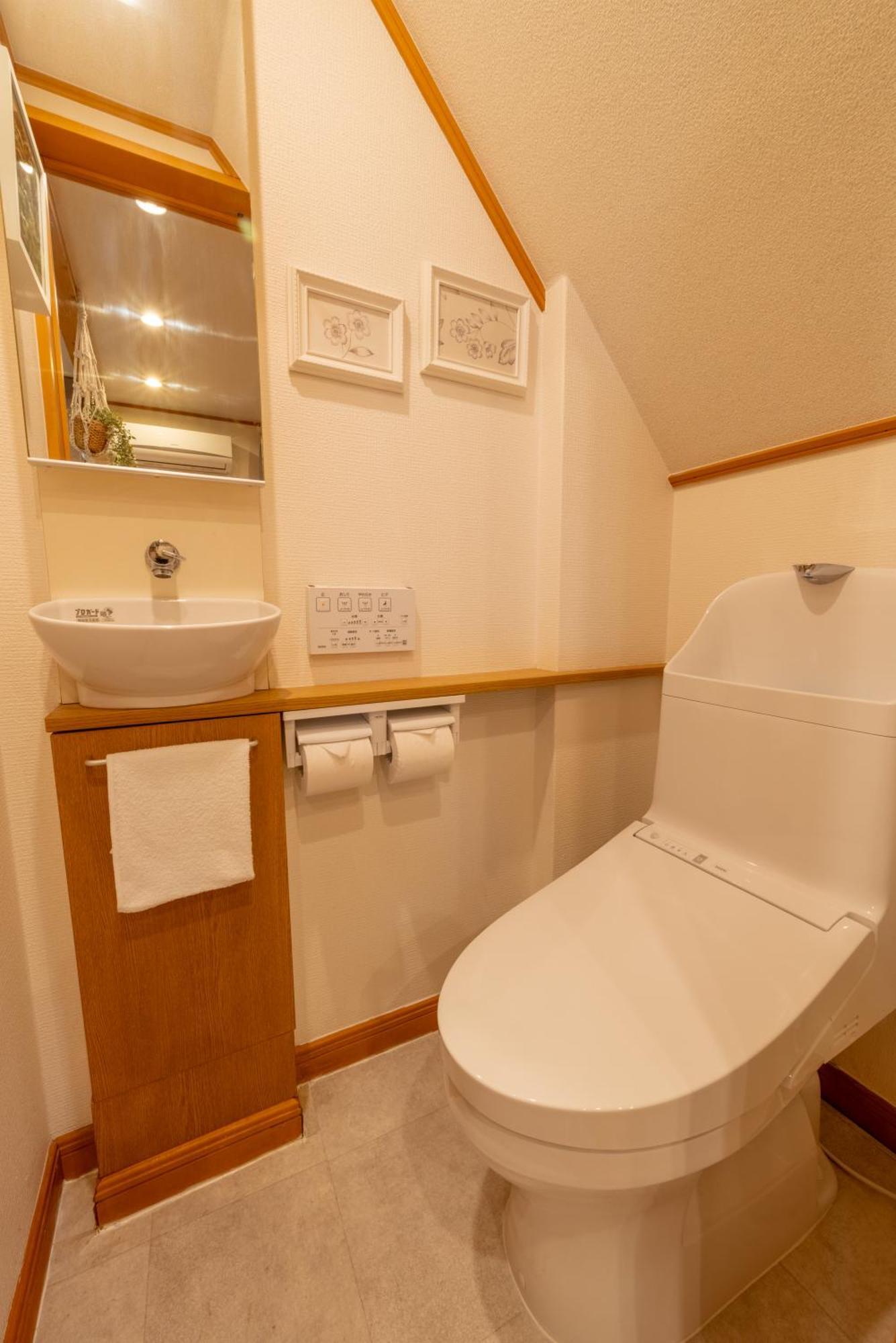 Holiday home New Open 天神橋筋六丁目駅徒歩1分 バーカウンター付き一軒家 天満居酒屋街徒歩3分 梅田 難波10分 *