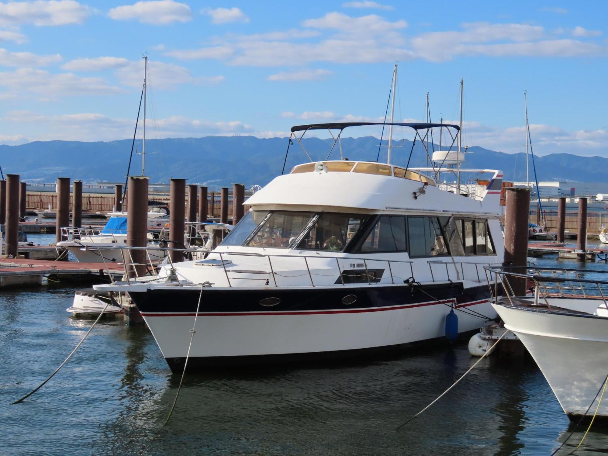 Hokko Marina Hull
