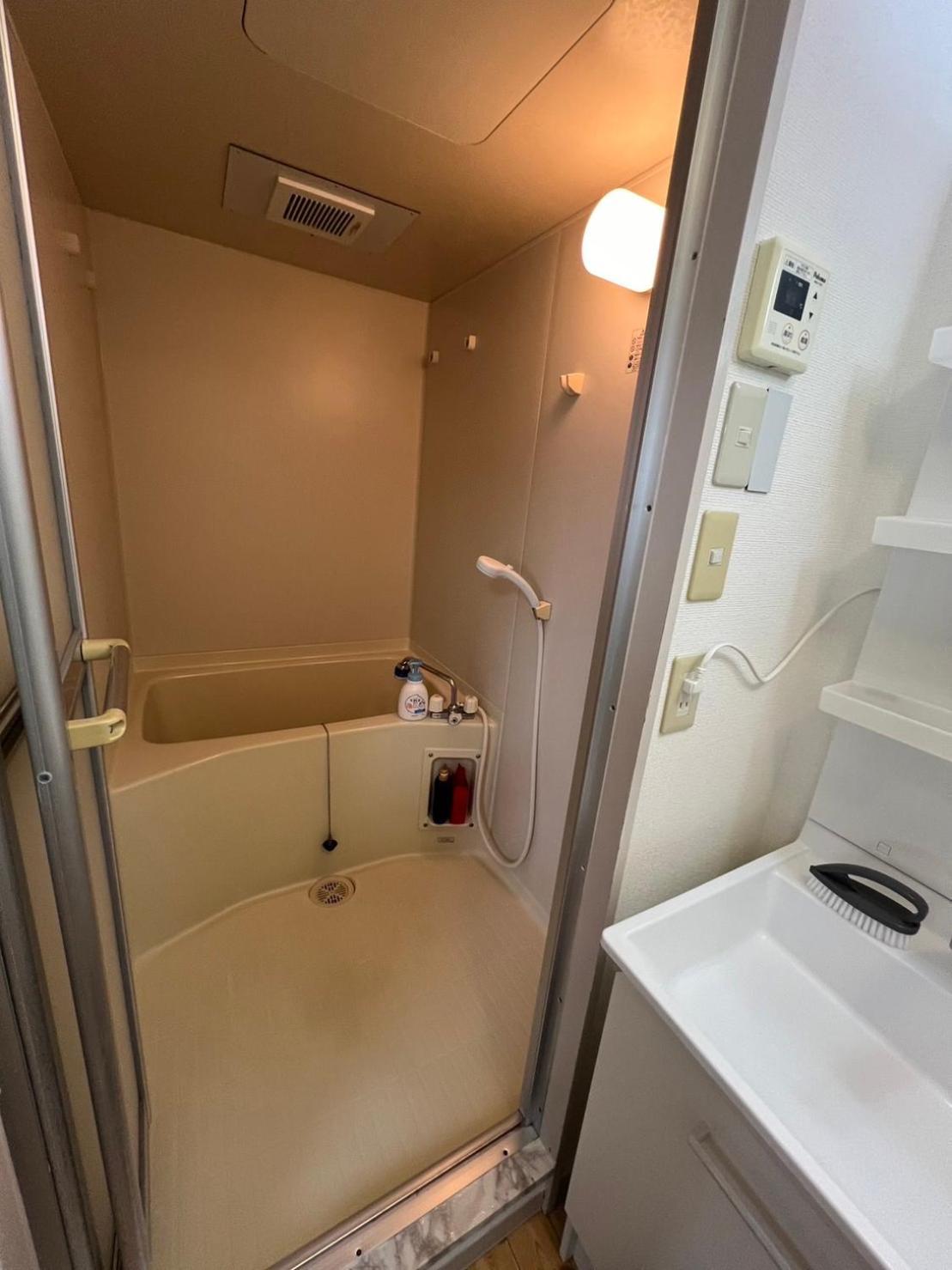 Spacious 1ldk 3min To Kuromon Market Osaka