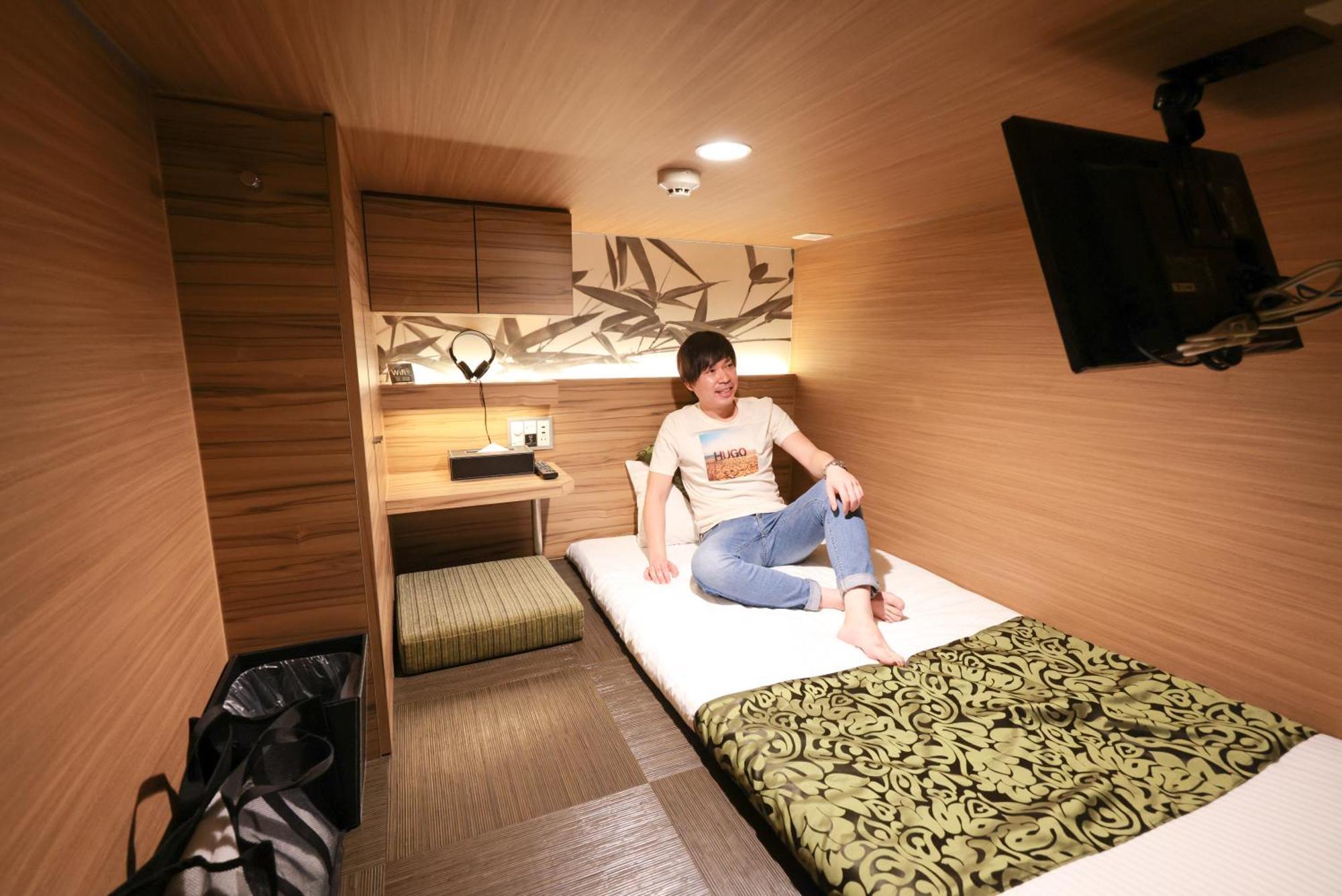 Capsule hotel Cargo Shinsaibashi