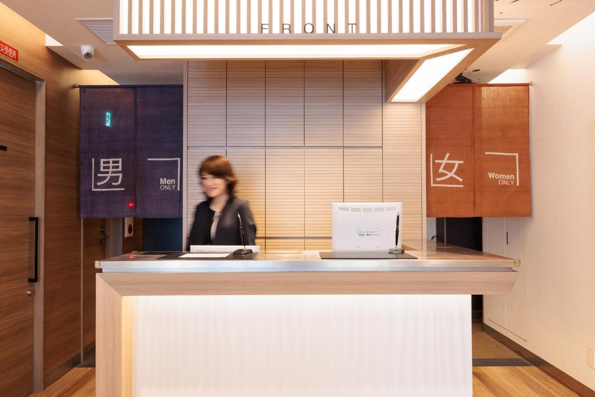 Capsule hotel Cargo Shinsaibashi