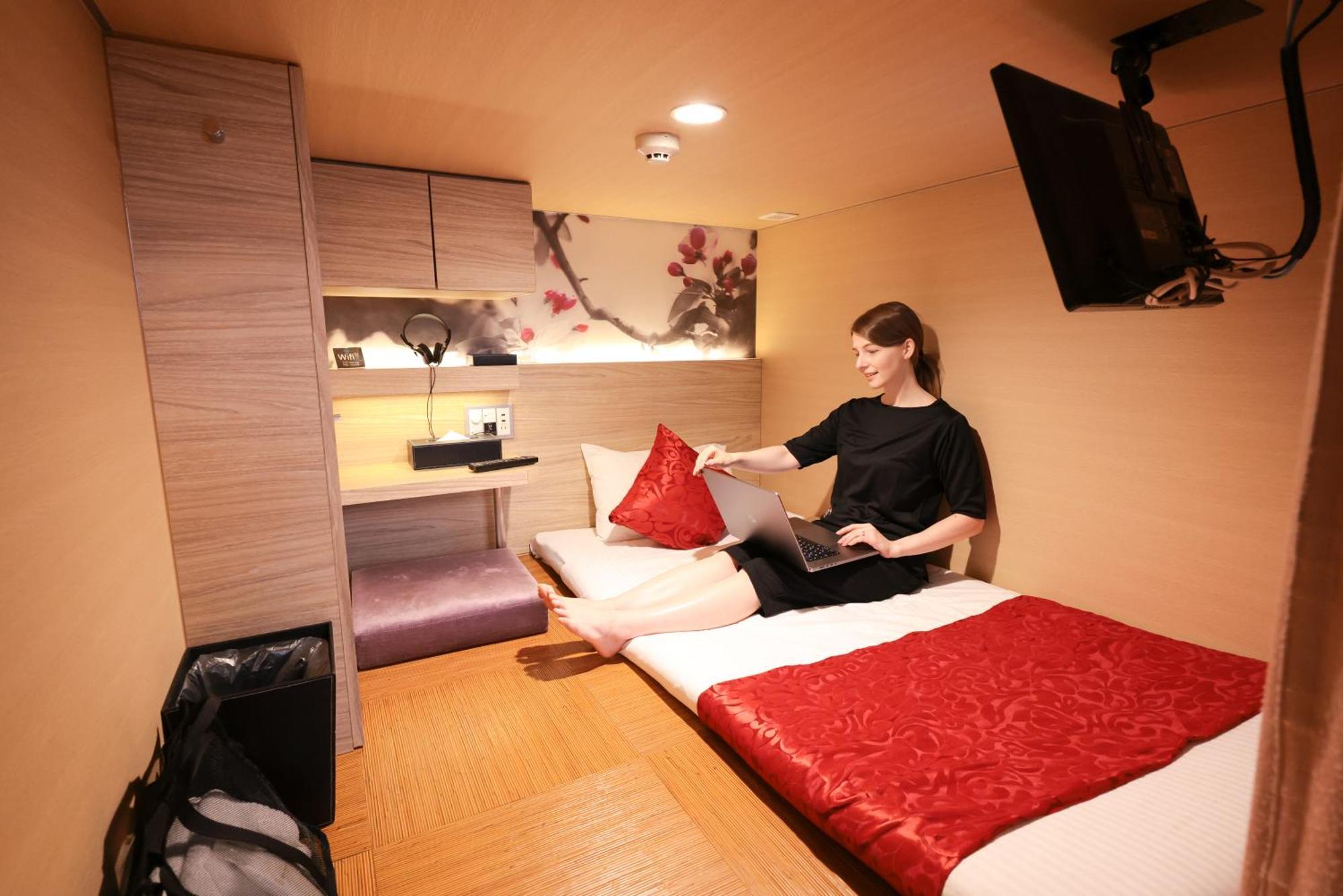 Cargo Shinsaibashi Capsule hotel Osaka