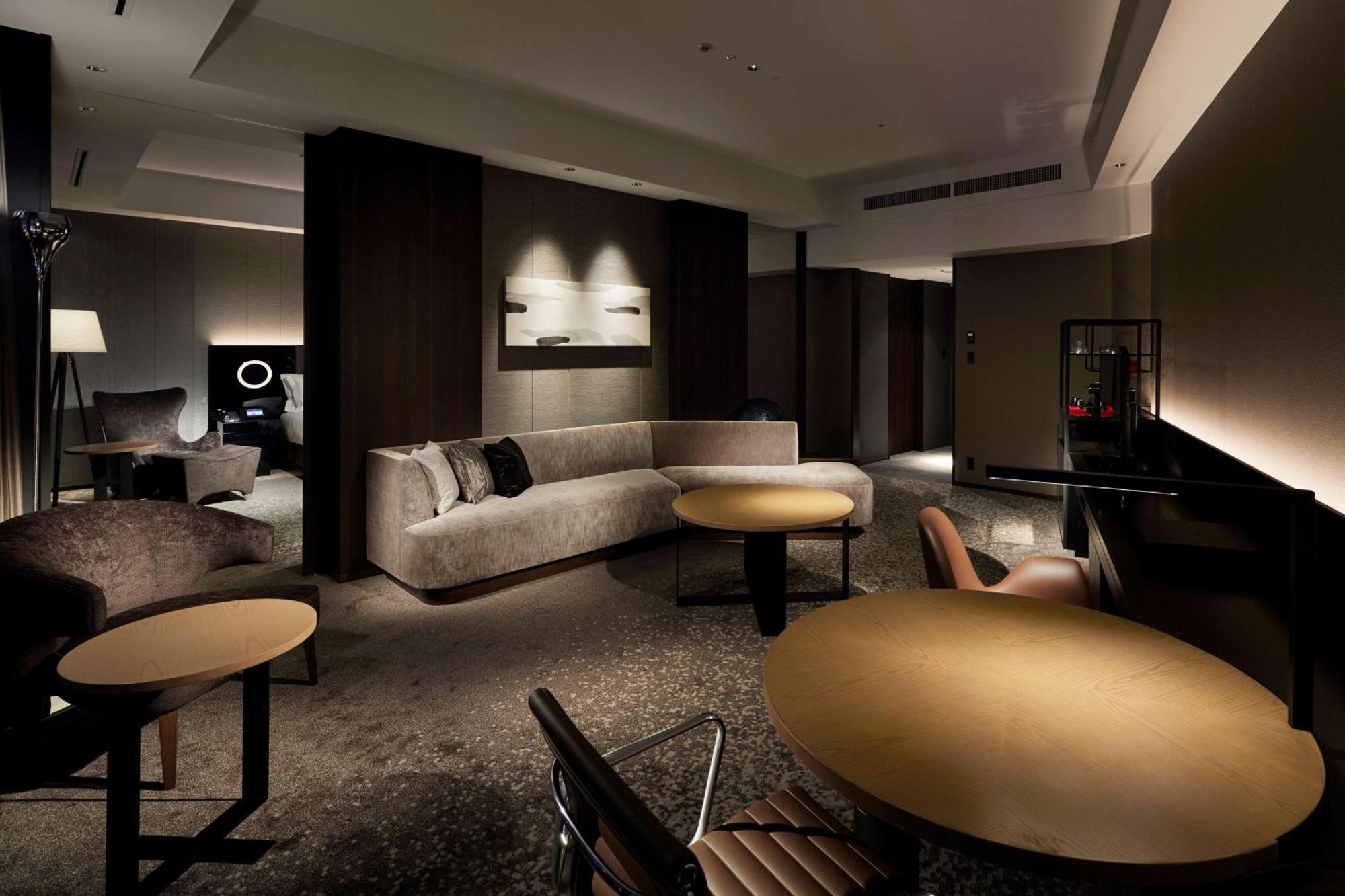 Conrad 5*