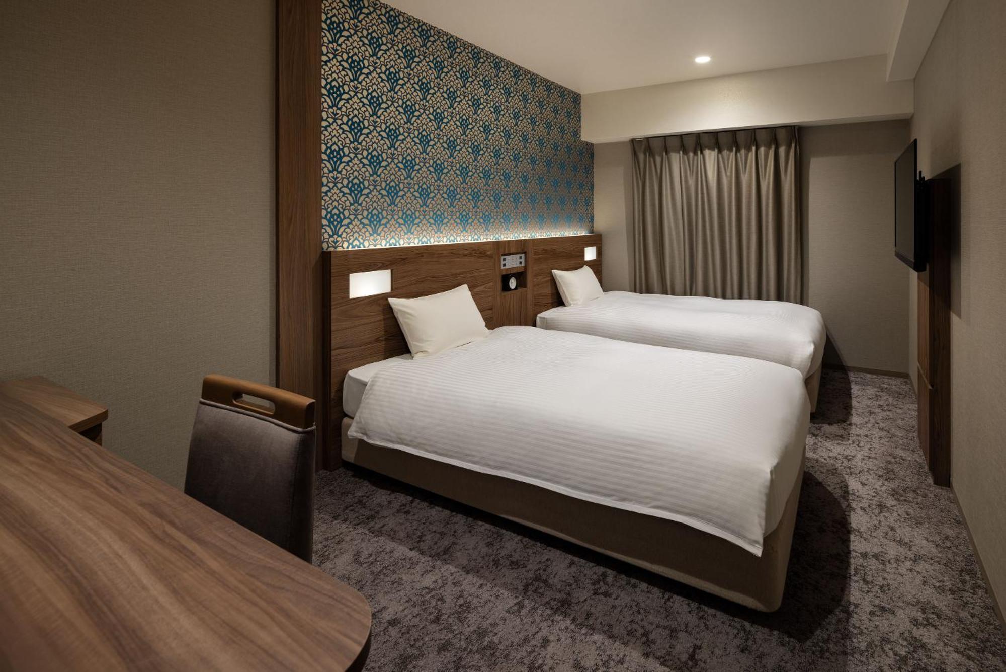 the b namba-kuromon Hotel 4*