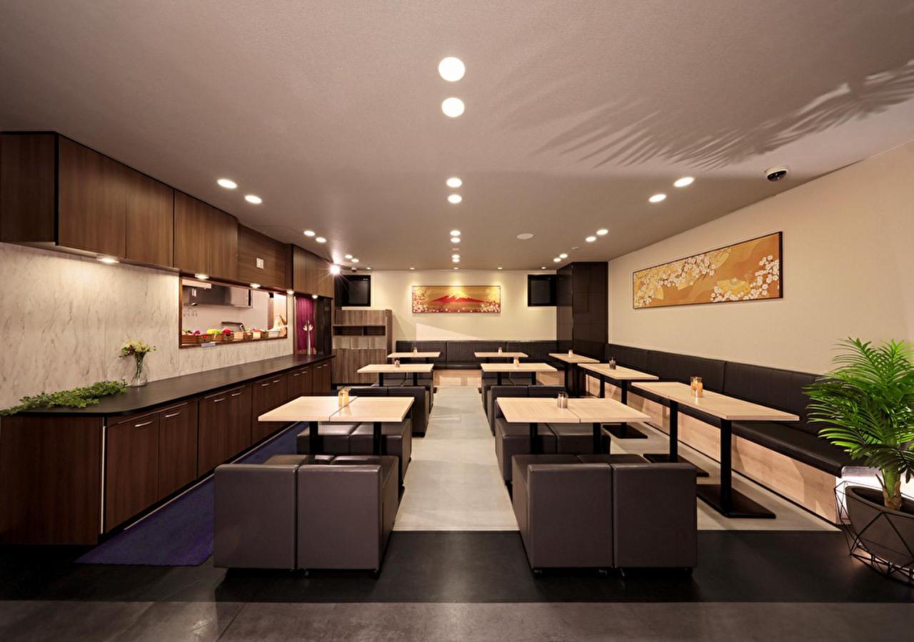 Shinsaibashi-higashi Crystal Hotel 4*