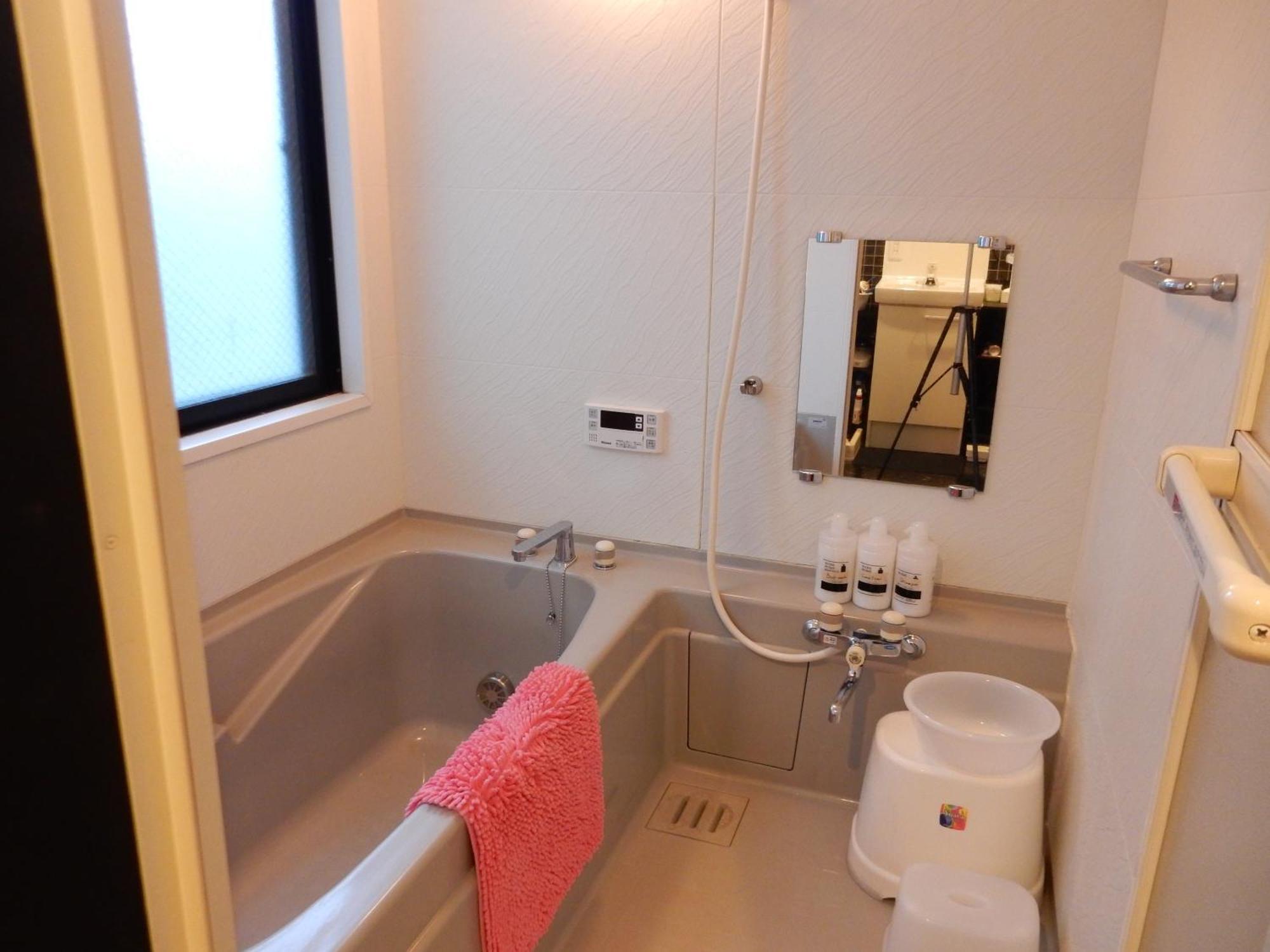 Apartment クレインネスト201貸切9人部屋民泊 海遊館2分、usj25分無料駐車場 Osaka