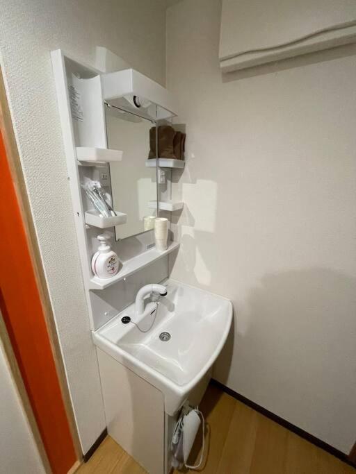 Apartment 【地下鉄谷町四丁目駅 徒歩4分 】マンション型民泊 好立地でアクセス抜群 大阪城から2km Osaka