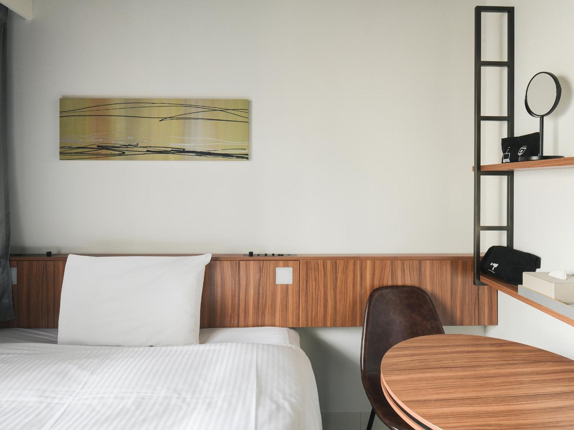 Hotel Vessel Namba 4*