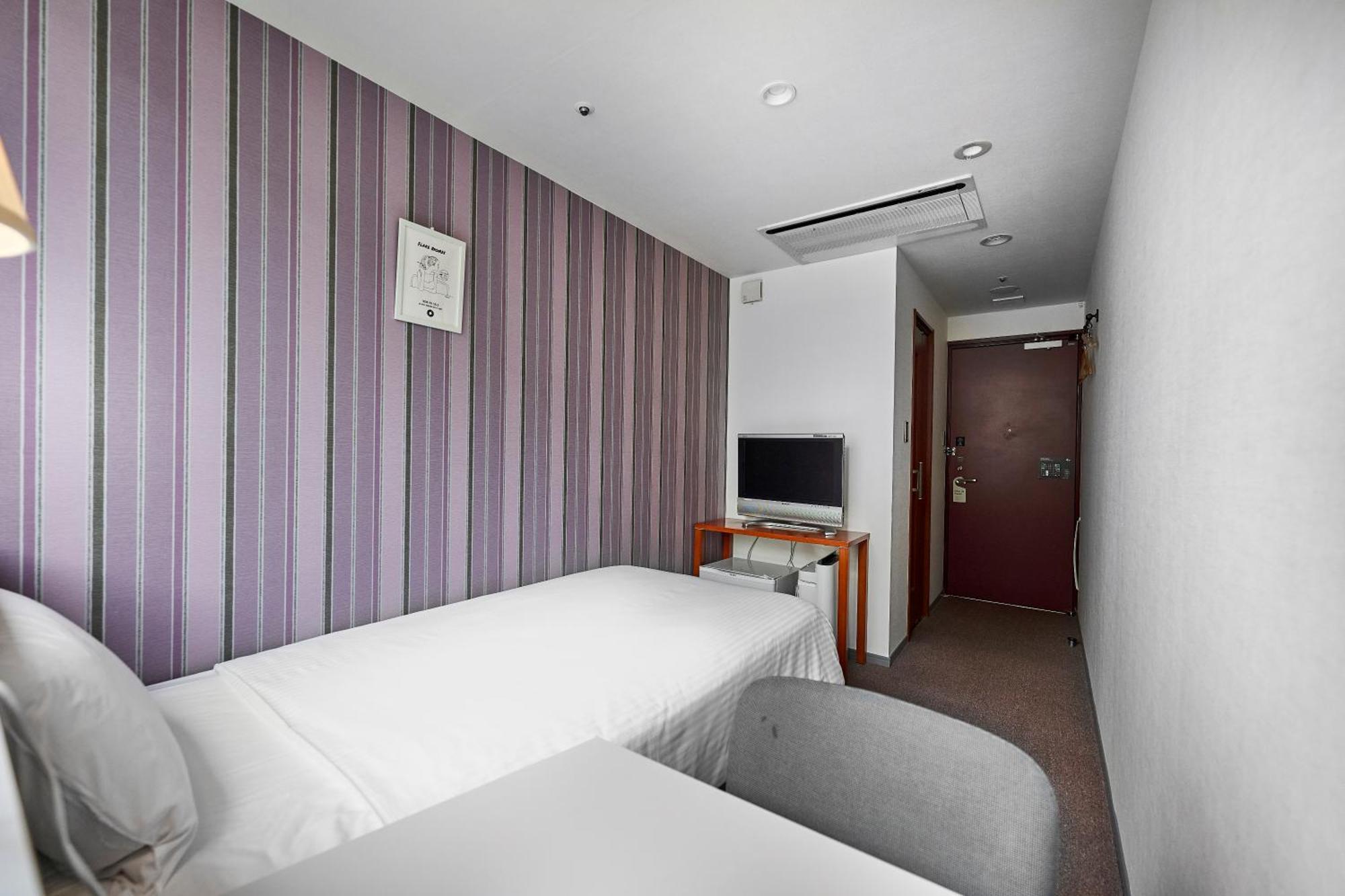 Morning Box Shinsaibashi Hotel 4*