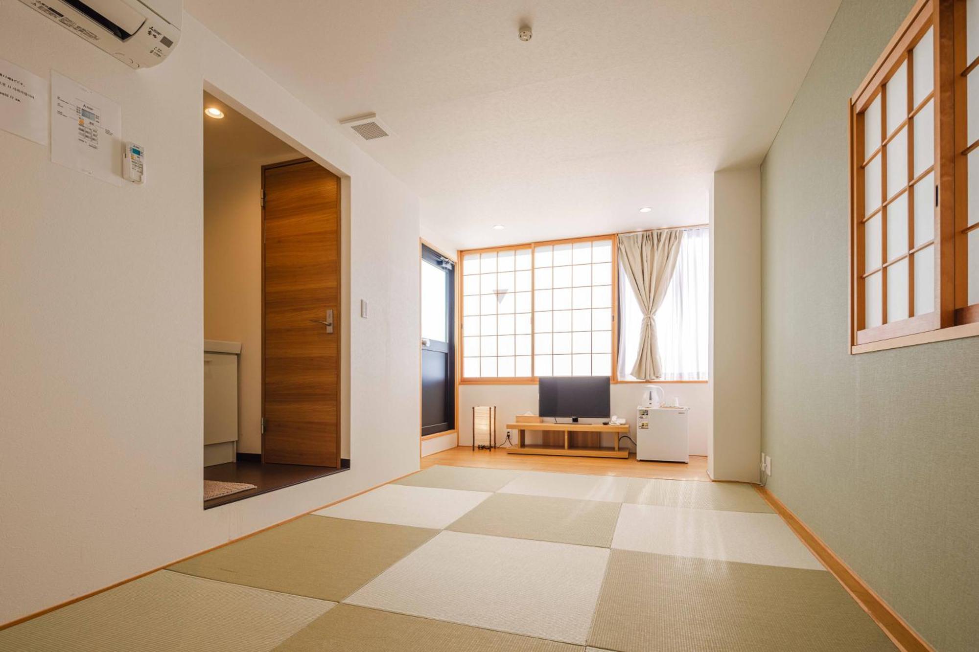 Miro Momodanikoen-mae Osaka