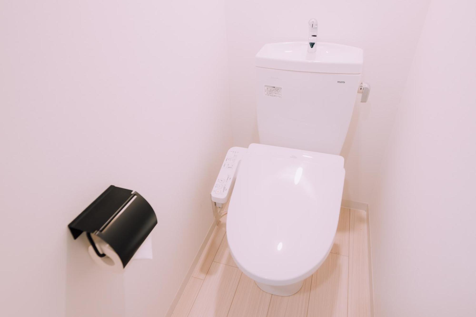 Apartment Minimalist Loft Namba Compact Studio With A 24-hour Gym Ma303