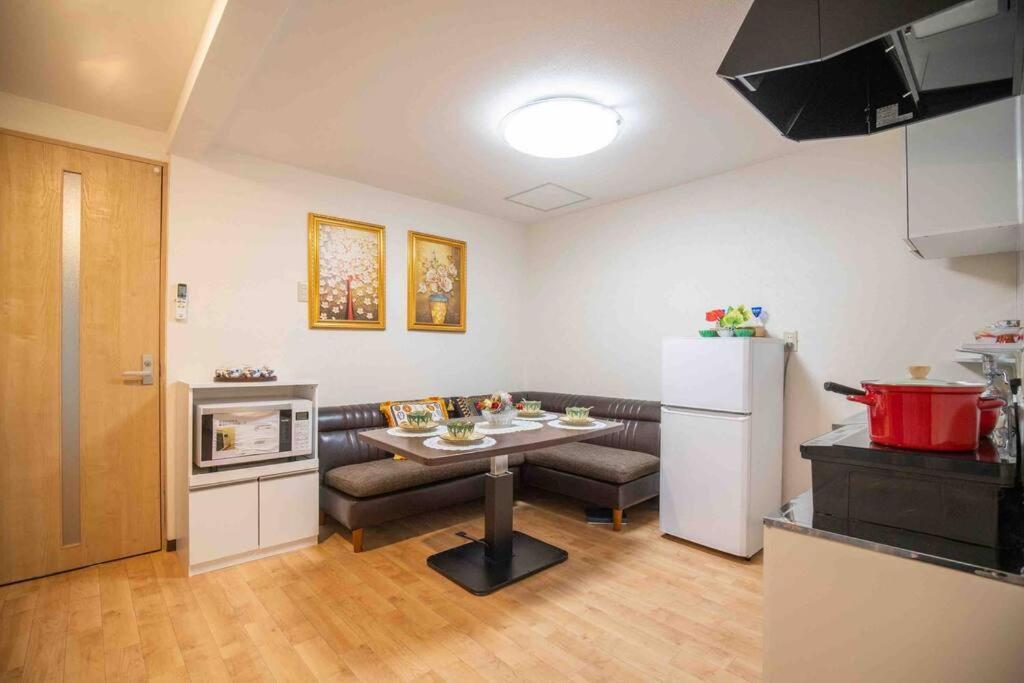 Apartment 机场直达黑门市场1分钟车站5分钟4房一厅2厕所2浴室 Osaka