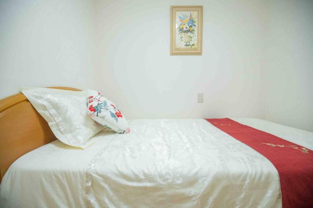 机场直达黑门市场1分钟车站5分钟4房一厅2厕所2浴室 Apartment Osaka