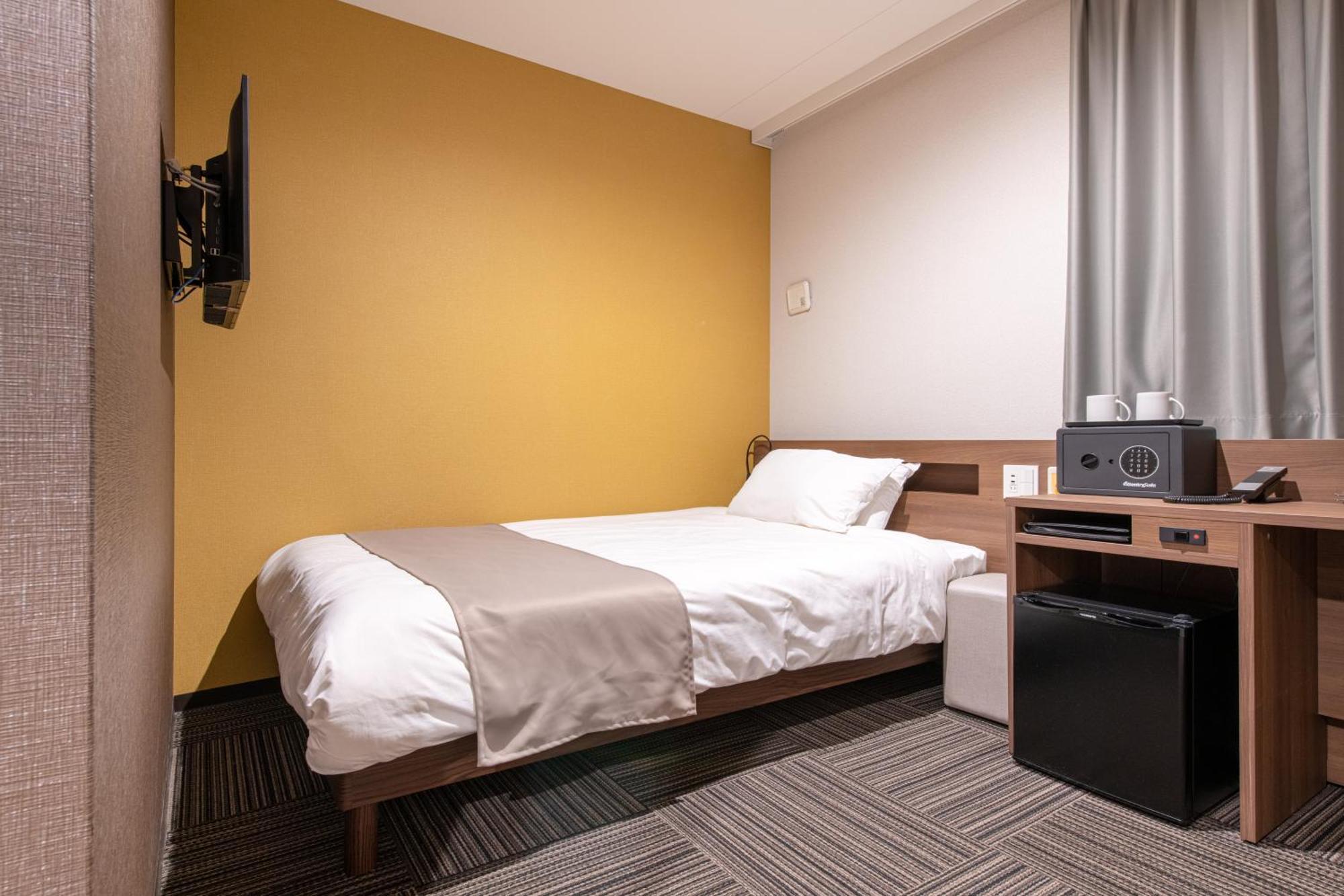Sanrriott Hommachi Hotel