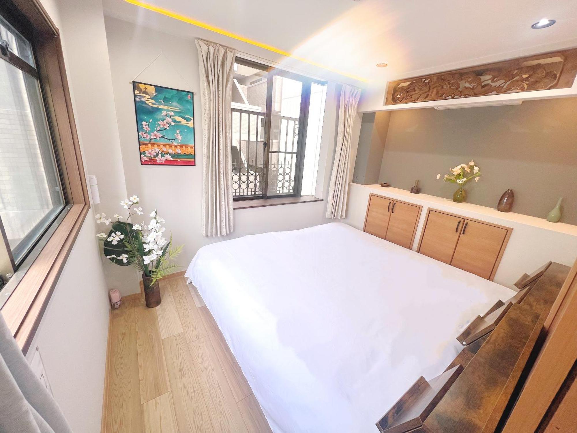 Homestay 家庭房-中央区-心斋桥-道顿堀-黑门市场-大阪城公园-梅田-京都-神户-奈良-车站200m-独立卫浴-二室一厅一厨一卫一浴 *