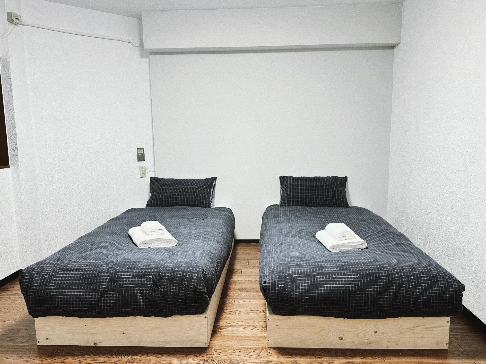 Holiday home 三米 黒門一軒家 黑门市场旁 近难波 高岛屋 道顿堀 心斋桥步行10分钟可达 独栋一户建 Osaka