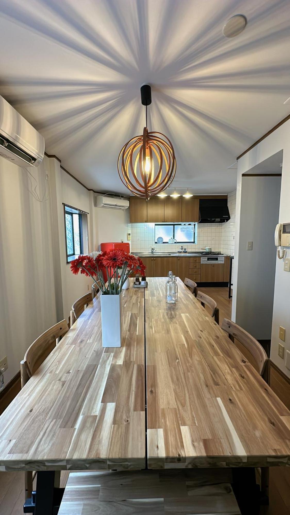 Holiday home 三米 黒門一軒家 黑门市场旁 近难波 高岛屋 道顿堀 心斋桥步行10分钟可达 独栋一户建 *