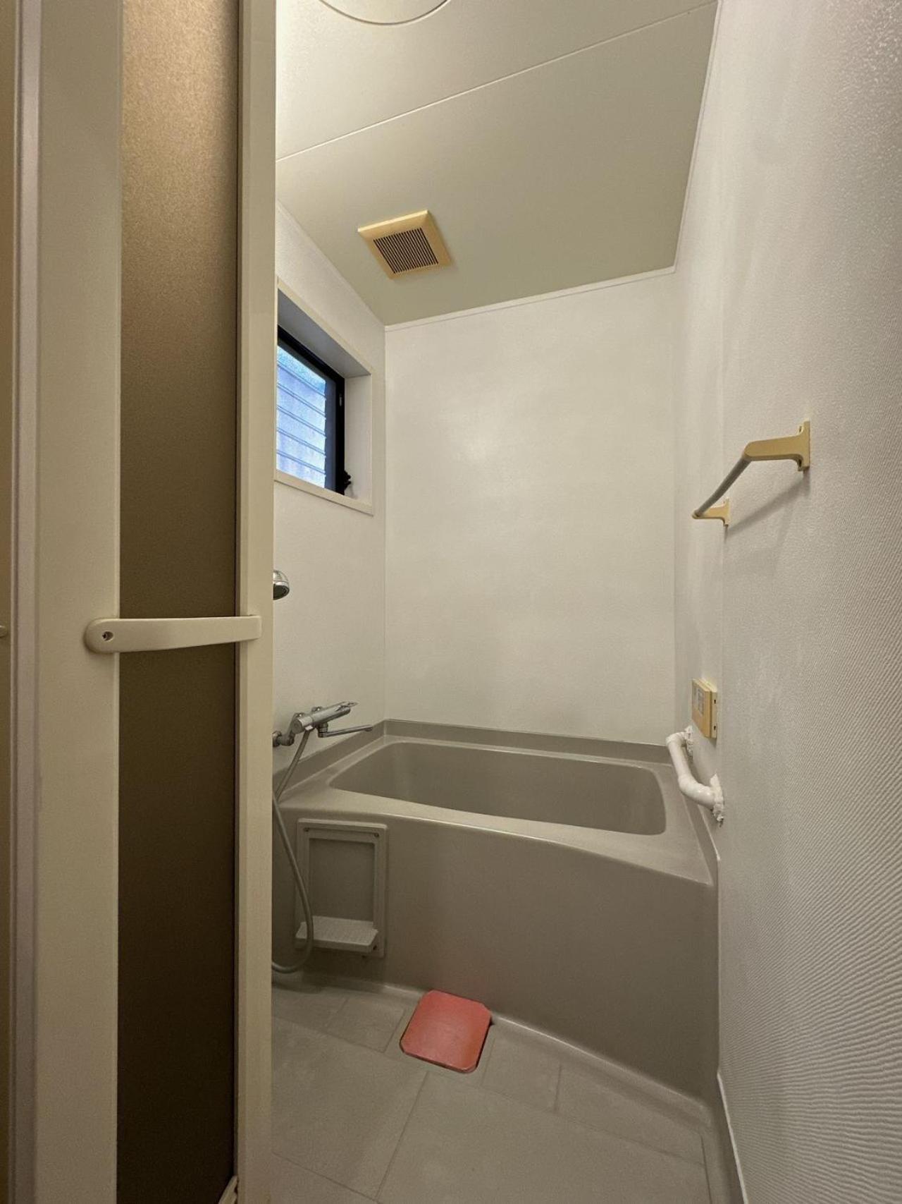 Holiday home 三米 黒門一軒家 黑门市场旁 近难波 高岛屋 道顿堀 心斋桥步行10分钟可达 独栋一户建 *