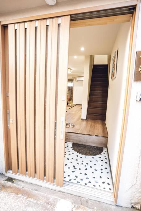 Official Trhouses 和御 弥櫻 5 Minutes Walk From Castle, 10 Minutes To Namba * Osaka
