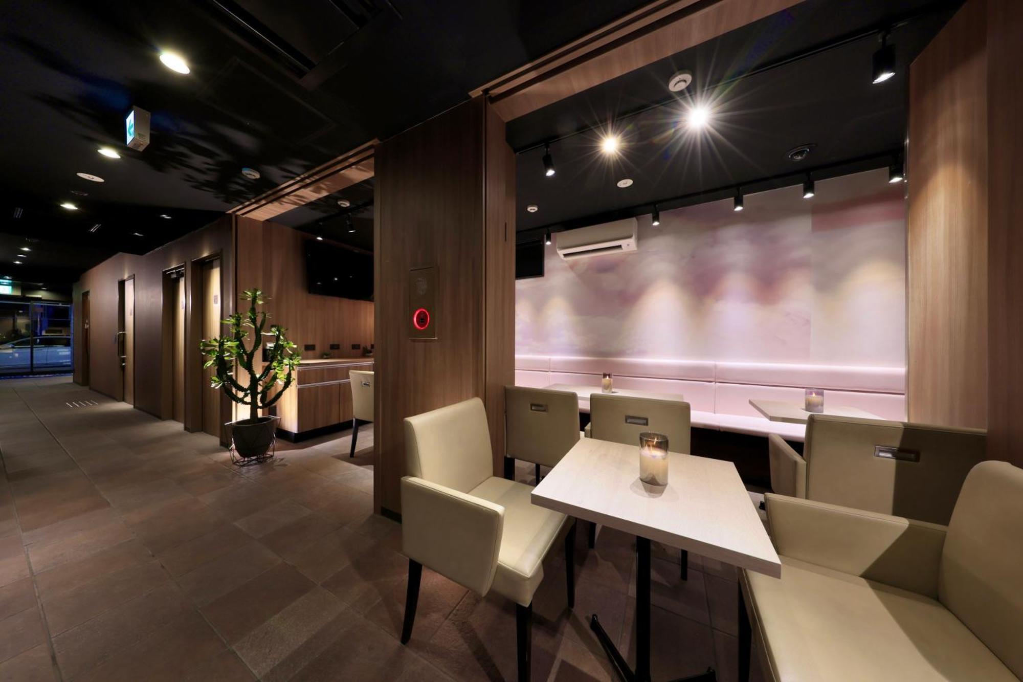 Hotel Nipponbashi Crystal