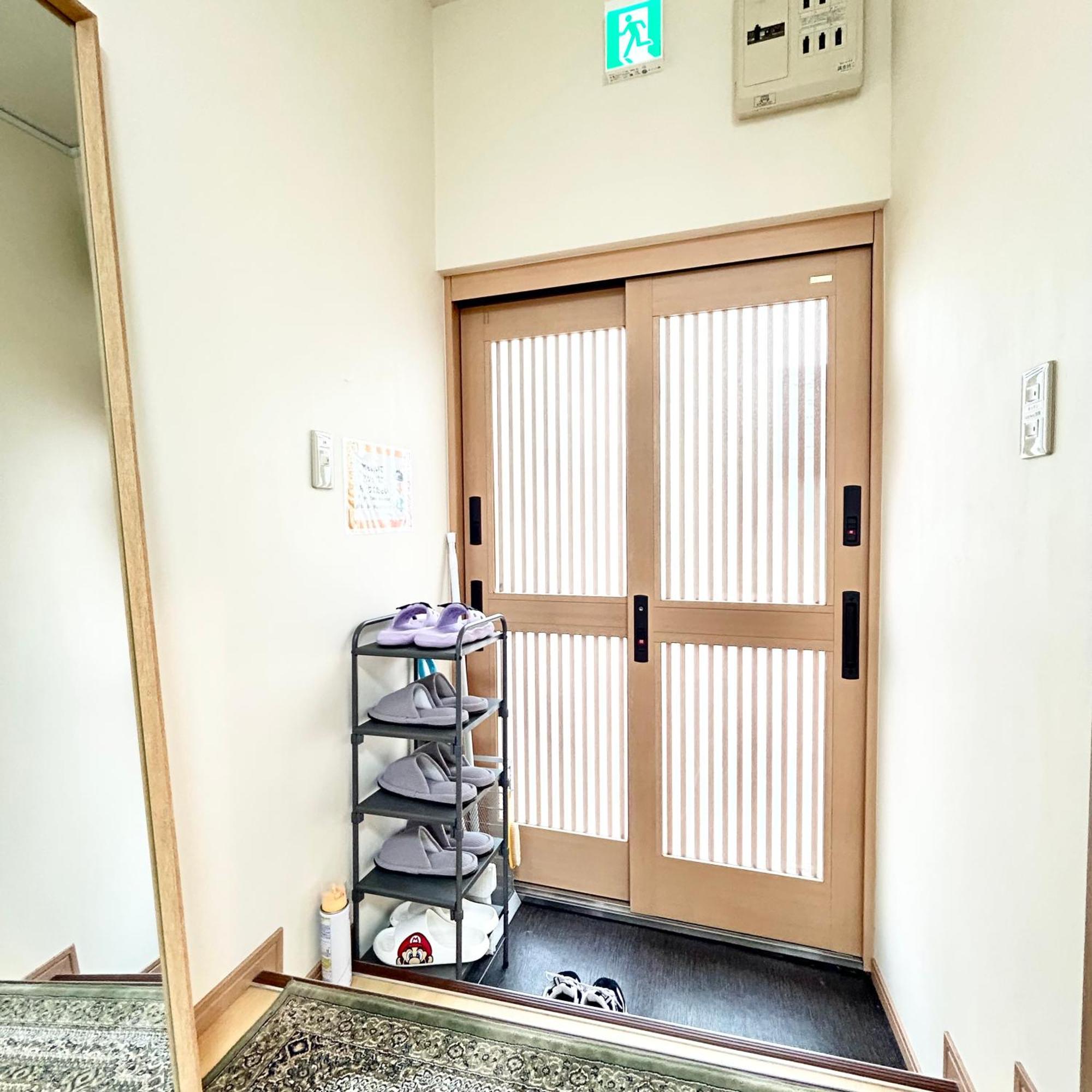 西九条駅徒歩2分usjと梅田と関空直通丸々貸切長屋koto Holiday home