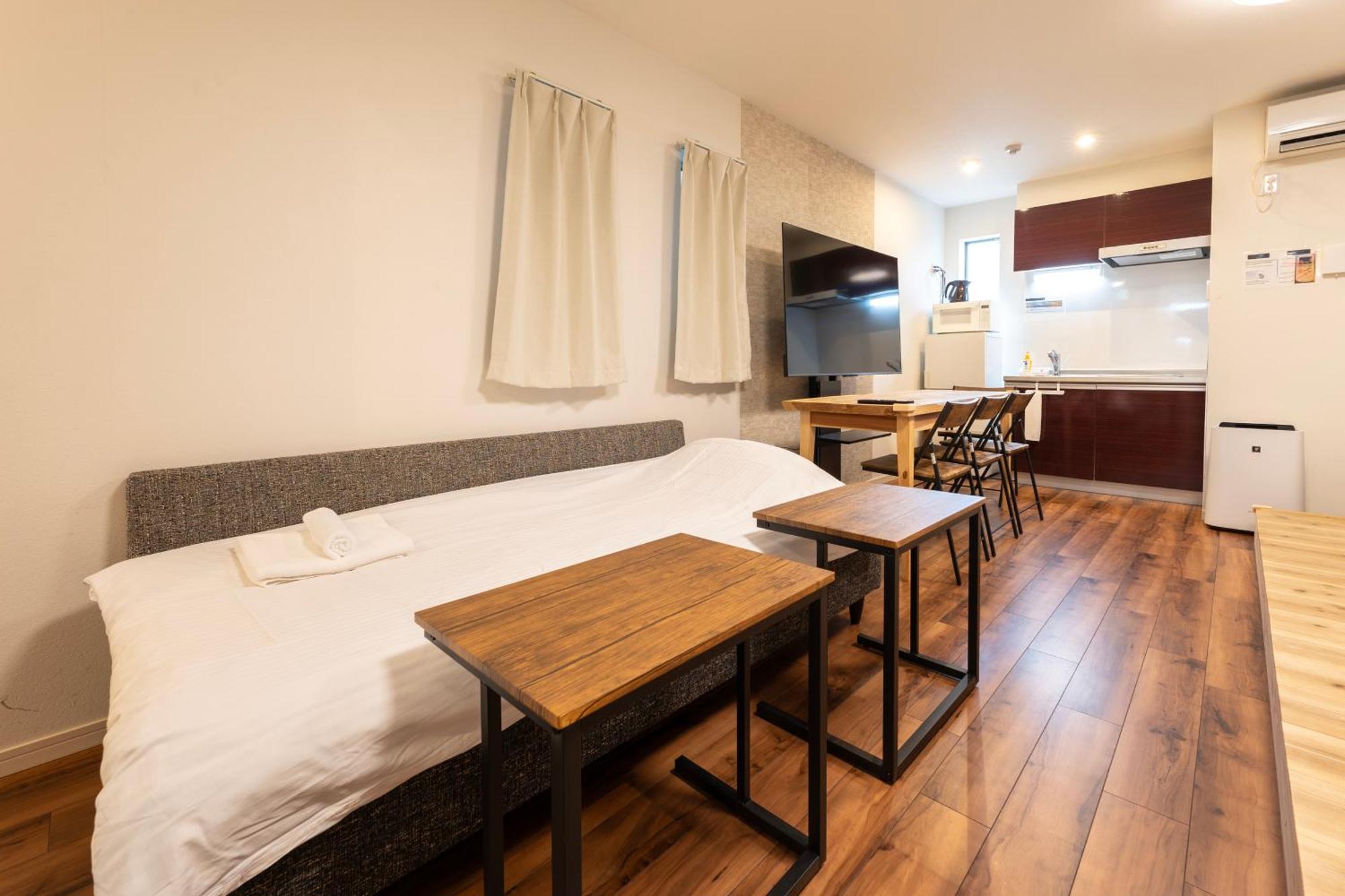 E-stay Namba Aparthotel